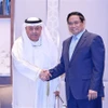 Le Premier ministre Pham Minh Chinh et le ministre du Pétrole du Koweït, Tariq Suleiman Al-Roumi. Photo: VNA