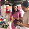 Le marché intérieur, fort de plus de 100 millions d'habitants, offre un potentiel considérable aux entreprises vietnamiennes. Photo : VNA