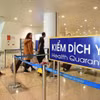 Des passagers arrivant au Vietnam via l’aéroport international de Noi Bai. Photo : Chinh phu