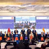 Le secrétaire général du Parti communiste du Vietnam (PCV) et président du Vietnam, To Lam, et le ministre en chef de l’État du Maharashtra, Shri Devendra Fadnavis, à la cérémonie d’échange d’accords de coopération entre des entreprises vietnamiennes et indiennes. Photo: VNA