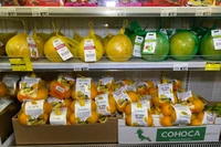 Des fruits vietnamiens sur les étagères d'un supermarché au Royaume-Uni. Photo: VNA