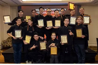 À l’issue des épreuves de sélection rigoureuses diffusées sur la chaîne nationale VTV3, les 14 chefs les plus talentueux ont officiellement rejoint les cuisines de la prestigieuse émission Top Chef Vietnam 2026.. Photo. vtv.vn