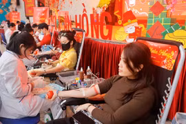 Ayant pour thème « Don de sang au début du printemps – Multiplication du bonheur », la Fête du Printemps rouge 2025 vise à célébrer l'esprit d'amour et de générosité. Photo: VNA