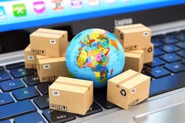 Le marché mondial du commerce électronique transfrontalier devrait enregistrer une croissance annuelle de plus de 30 % dans les années à venir, une chance majeure pour les entreprises vietnamiennes. Photo: Internet