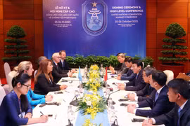 Séance de travail entre le ministre de la Sécurité publique, Luong Tam Quang et Ghada Waly, Sous-Secrétaire générale des Nations Unies et Directrice exécutive de l'UNODC. Photo: VNA