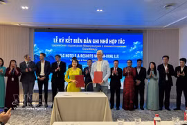 Signature de protocoles d’accord de coopération entre des entreprises russes et vietnamiennes. Photo: VNA