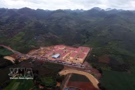 Après plus de 9 mois de travaux, la construction de l'internat primaire et secondaire Yen Son, dans la commune du même nom, province de Son La, est désormais achevée. L'établissement a été inauguré et est prêt à accueillir enseignants et élèves pour la nouvelle année scolaire. Photo: VNA