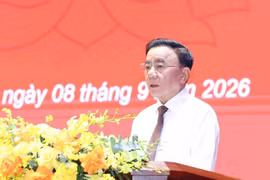 Tran Cam Tu, membre du Bureau politique et permanent du Secrétariat du Comité central du Parti, s'exprime à la cérémonie d’ouverture de l’année académique 2026-2027 de l’Académie politique nationale Ho Chi Minh. Photo: VNA