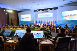 Dialogue entre les ministres des Affaires étrangères de l’ASEAN et la Commission intergouvernementale de l’ASEAN sur les droits de l’homme (AICHR). Photo: ministère des Affaires étrangères