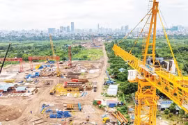 Chantier du projet de pont de Tu Lien. Photo: nhandan.vn