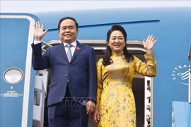 Le président de l’AN, Trân Thanh Mân, et son épouse, Nguyen Thi Thanh Nga. Photo: VNA
