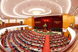 Lors de la cérémonie d'ouverture du 4e Plénum du Comité central du Parti. Photo: VNA