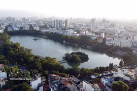 Lac de l'Épée restituée dans le quartier de Hoan Kiem. Photo: VNA