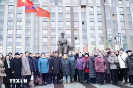 Le monument Hô Chi Minh à Saint-Pétersbourg. Photo: VNA