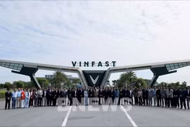 La délégation indienne visite le complexe de fabrication de VinFast à Hai Phong. Photo: VNA