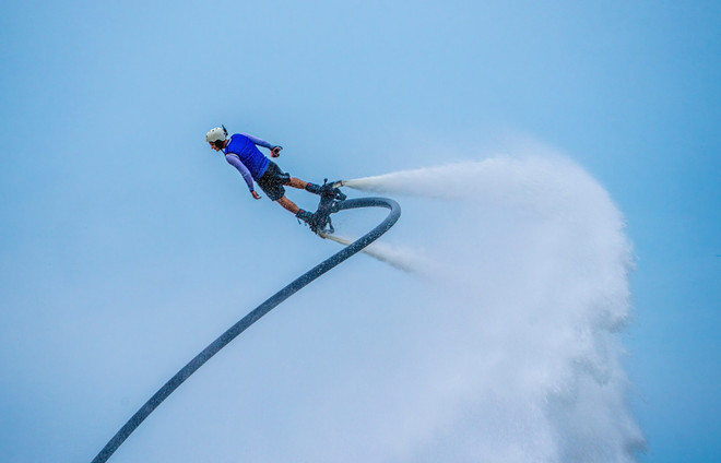 « Awaken River » sera un espace musical vibrant avec des démonstrations de Jetski ou des sauts périlleux jusqu'à 15 m de haut. Photo: Sun Group 6.jpg
