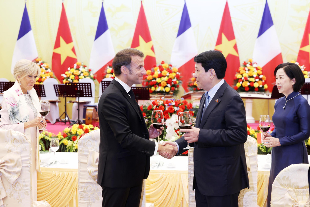 vna-potal-chu-tich-nuoc-luong-cuong-chu-tri-tiec-chieu-dai-tong-thong-phap-emmanuel-macron-8055946.jpg