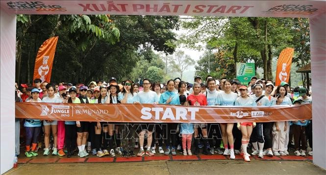 cac-van-dong-vien-tham-gia-giai-chay-cuc-phuong-jungle-paths-anh-vna.jpg