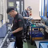 Fabrication de pièces pour les industries automobile et moto dans la compagnie KD Heat Technology, dans la zone industrielle de Diem Thuy, province de Thai Nguyen. Photo : VNA