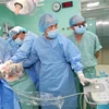 Le 19 juin dernier, l'hôpital central de Huê a annoncé une avancée médicale majeure : la réalisation réussie de quatre transplantations simultanées d'organes. Photo: VNA