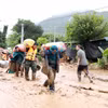 Les autorités provinciales ont dépêché une mission sur le terrain pour diriger les opérations de secours. Photo: VNA