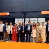 La délégation du Vietnam au salon du meuble Manchester Furniture Show (MFS) au Royaume-Uni. Photo : VNA