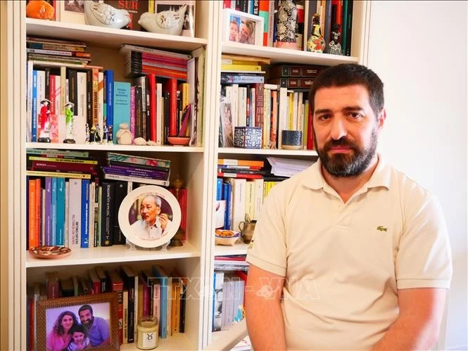 Gaston Fiorda, journaliste chevronné de Radio Nacional Argentina. Photo: VNA
