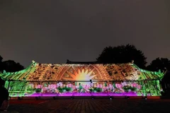 L'espace d'art et la cartographie 3D racontent l'histoire des universités vietnamiennes dans le Temple de la Littérature. Photo : VNA