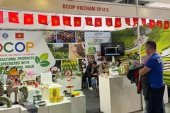 Les produits OCOP typiquement vietnamiens sont exposés sur le marché européen. Photo : VietnamPlus