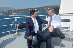Le Premier ministre vietnamien Pham Minh Chinh (gauche) et le président costaricien Rodrigo Chaves. Photo: VNA
