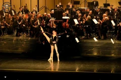 Le concert Vietnam Airlines Classic Hanoi 2024 de Vietnam Airlines allie à la perfection musique classique et ballet. Photo : Internet