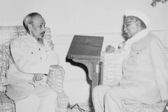 Le président Ho Chi Minh a rencontré le président indien Prasat lors de sa visite d’amitié en Inde, le 5 février 1958. Photo : VNA