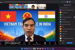 Le conseiller commercial du Vietnam en Inde, Bui Trung Thuong à l'événement. Photo: VNA