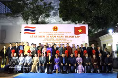 Délégués à l'événement de célébration du 30e anniversaire du Consulat général du Vietnam à Khon Kaen. Photo: VNA