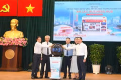 Cérémonie de lancement de "An Lac Business Hub", la première plateforme de commerce électronique B2B (business to business) locale du Vietnam. Photo: VNA