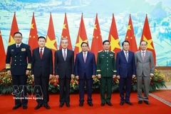 Le Premier ministre reçoit les ministres chinois des Affaires étrangères, de la Défense et de la Sécurité publique. Photo: VNA