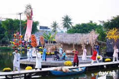 Espace de spectacles recréant des scènes du Têt d’antan – Photo : tuoitre.vn