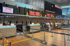 Les aéroports internationaux de Van Don et de Cat Bi seront fermés du 21 juillet à 23h jusqu’au 22 juillet à 12h. Photo: VNA