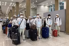 Au cours des cinq premiers mois, 53 159 travailleurs vietnamiens sont partis travailler à l’étranger dans le cadre de contrats de travail. Photo: VNA