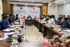 Réunion entre des représentants du Centre national de vulgarisation agricole (NAEC) du Vietnam et la délégation du ministère angolais de l’Agriculture et des Forêts, conduite par son ministre Isaac Francisco Maria dos Anjos. Photo: VNA