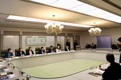 La rencontre entre le vice-Premier ministre vietnamien Nguyen Chi Dung et le maire de Nagoya Hirosawa Ichiro. Photo: VNA