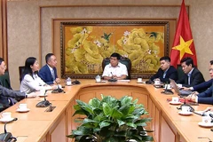 Le vice-Premier ministre Nguyên Chi Dung a reçu, jeudi après-midi, 25 septembre, une délégation de la Fondation pour le développement des scientifiques de premier plan à Shanghai (WLA Development Foundation). Photo: baochinhphu.vn