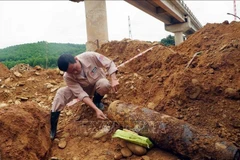 La bombe de 118 kg a été découverte juste sous un pilier de pont dans la province de Quang Binh, au Centre du Vietnam. Photo: VNA