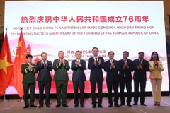 Banquet donné par l’ambassade de Chine au Vietnam, à l’occasion du 76e anniversaire de la Fête nationale de Chine ( 1er octobre 1949-1er octobre 2025). Photo: VNA