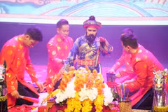 Un numéro artistique à l'événement. Photo: VNA