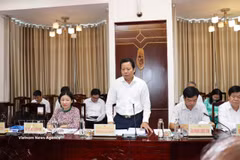 Le vice-président du Comité populaire de la province de Tay Ninh, Pham Tan Hoa s'exprime à la réunion. Photo: VNA