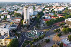 50 ans de réunification nationale : la ville de Buon Ma Thuot s'envole