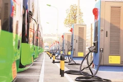 Hanoï mise sur les stations de recharge pour verdir les transports. Photo: nhandan.vn