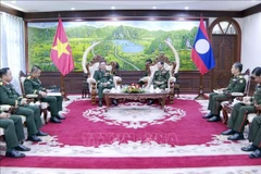 Renforcement de la coopération en matière de défense entre le Vietnam et le Laos. Photo: VNA