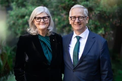 La Gouverneure générale d’Australie, Sam Mostyn, et son époux. Photo: VNA